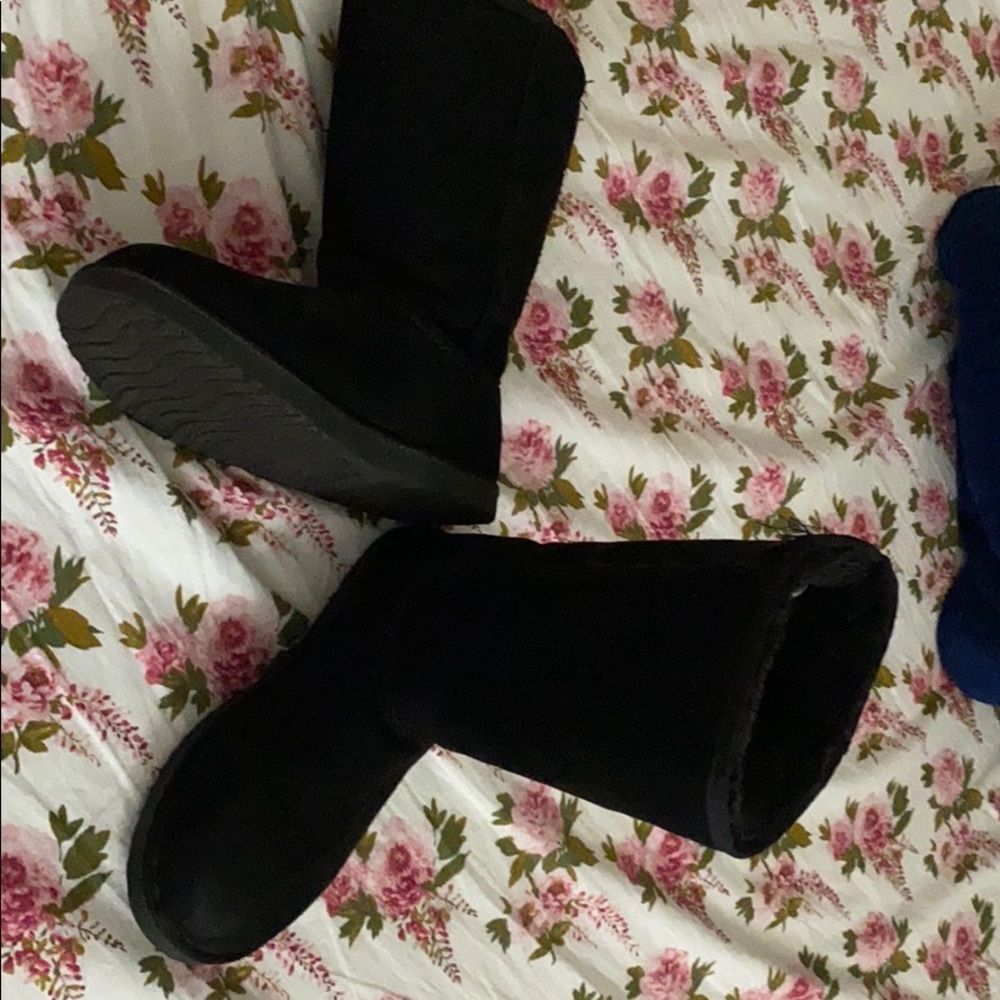 Boot - Picture 2 of 2